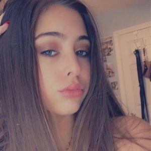 Meet your Posher, Ava